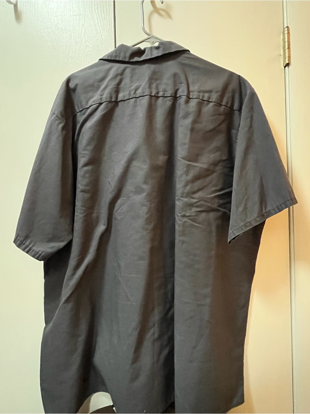 Kula Rum Short-Sleeve Button-Down Shirt in Charcoal - Picture 5 of 5